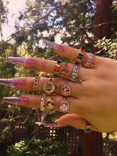 Girlie Ring (1791537020994)