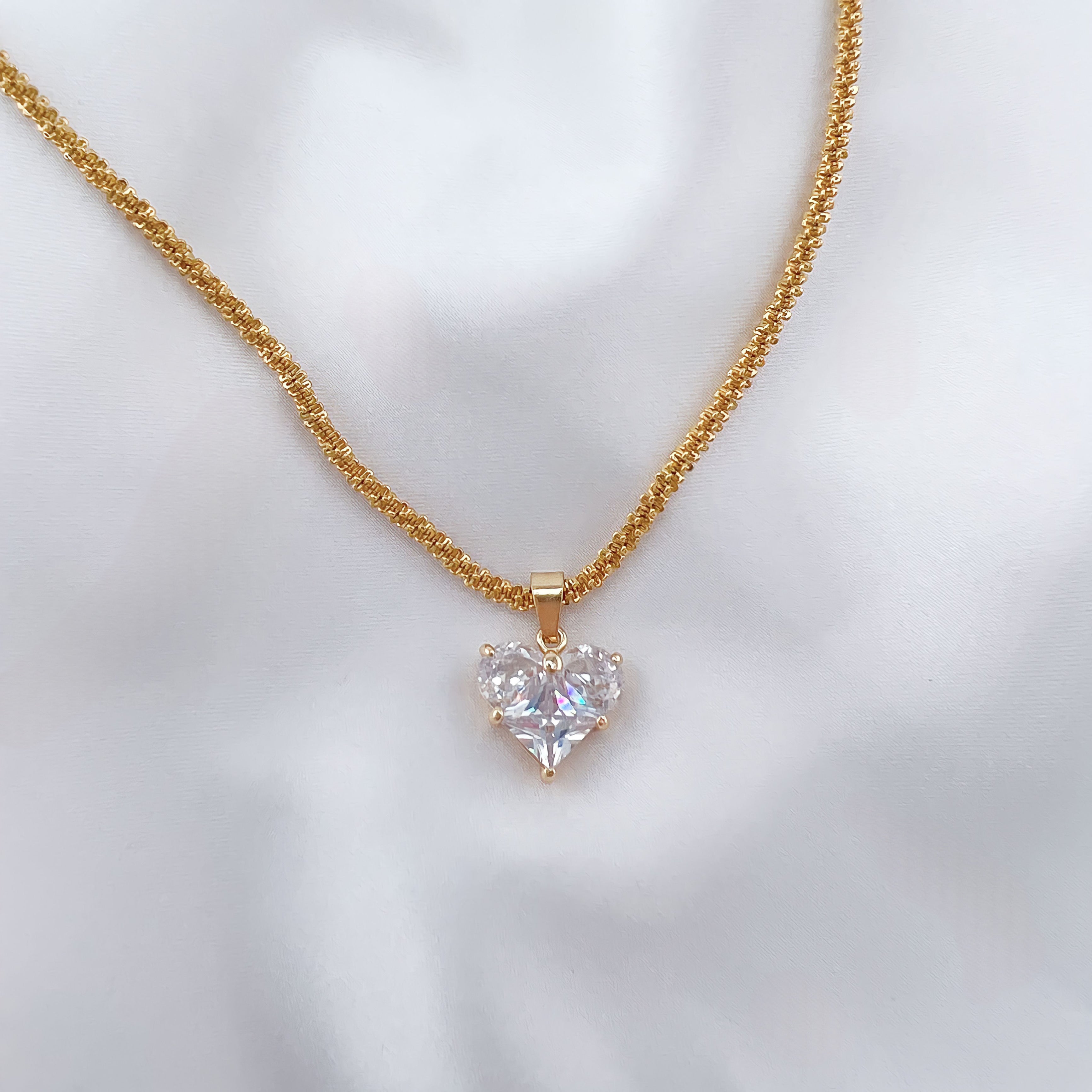 Charming Amóre Necklace