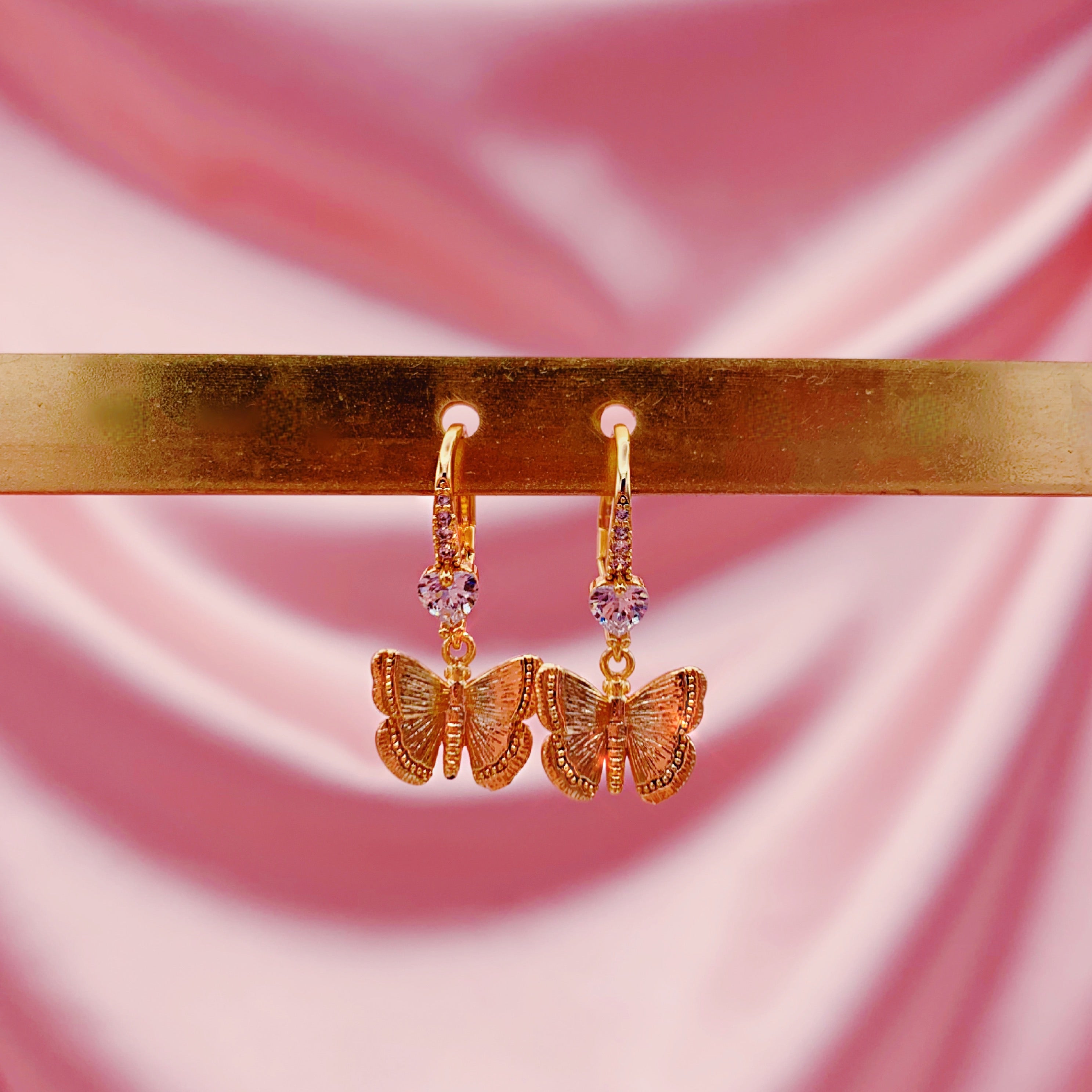 Shy Girl Earrings (4457433104450)